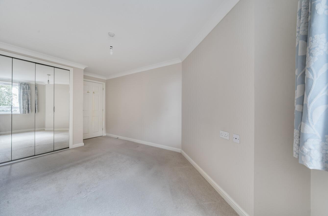 Pantygwydr Court, Uplands, Swansea, SA2 0AW